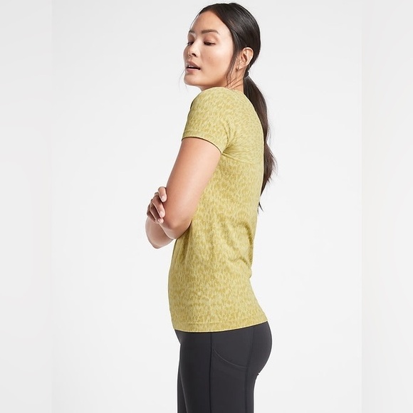 Athleta Yellow Patterned Women's Top - Picture 3 of 9